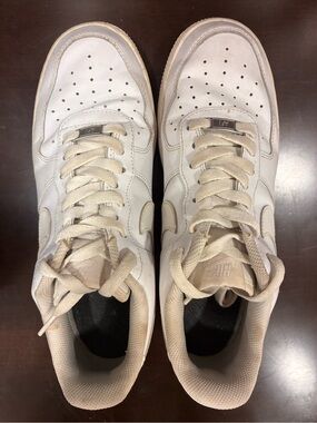Nike Women's White Cream Low-Top Sneakers